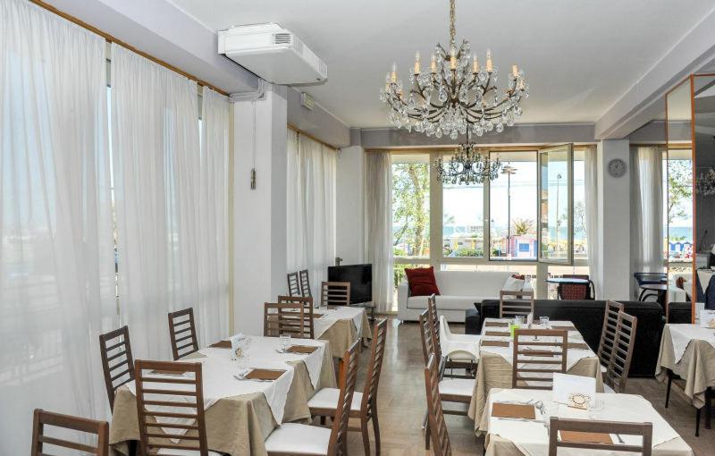ריצ'יונה Hotel Los Angeles - Fronte Mare מראה חיצוני תמונה