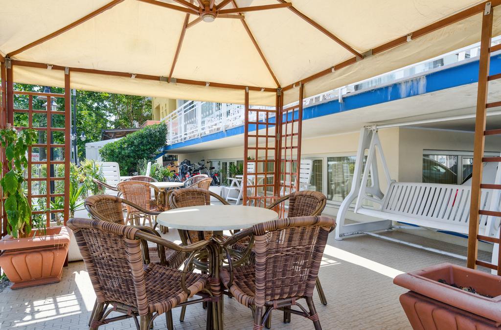 ריצ'יונה Hotel Los Angeles - Fronte Mare מראה חיצוני תמונה